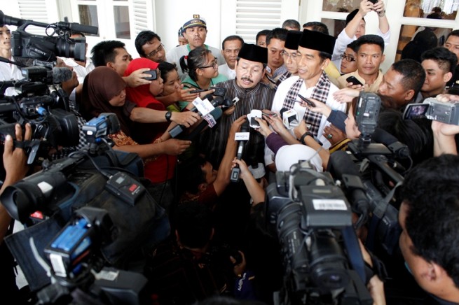 Pak Ismail Yusanto dan Jokowi