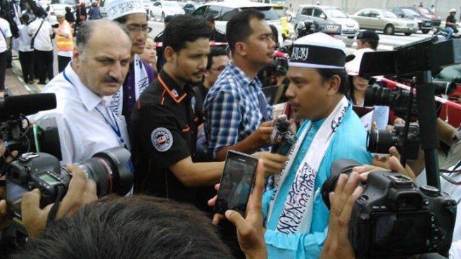 Hizbut-Tahrir Malaysia Tolak Obama [Foto]