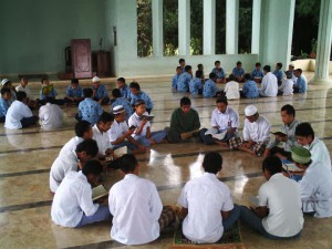 kegiatan halaqah di masjid depok