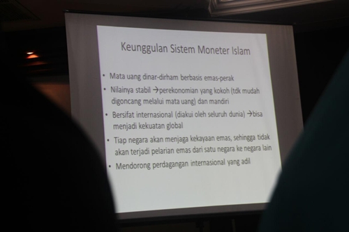 mhti-distas krisis ekonomi keunggulan sistem moneter islam