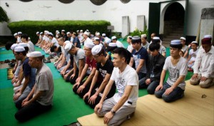 muslim uighur sholat